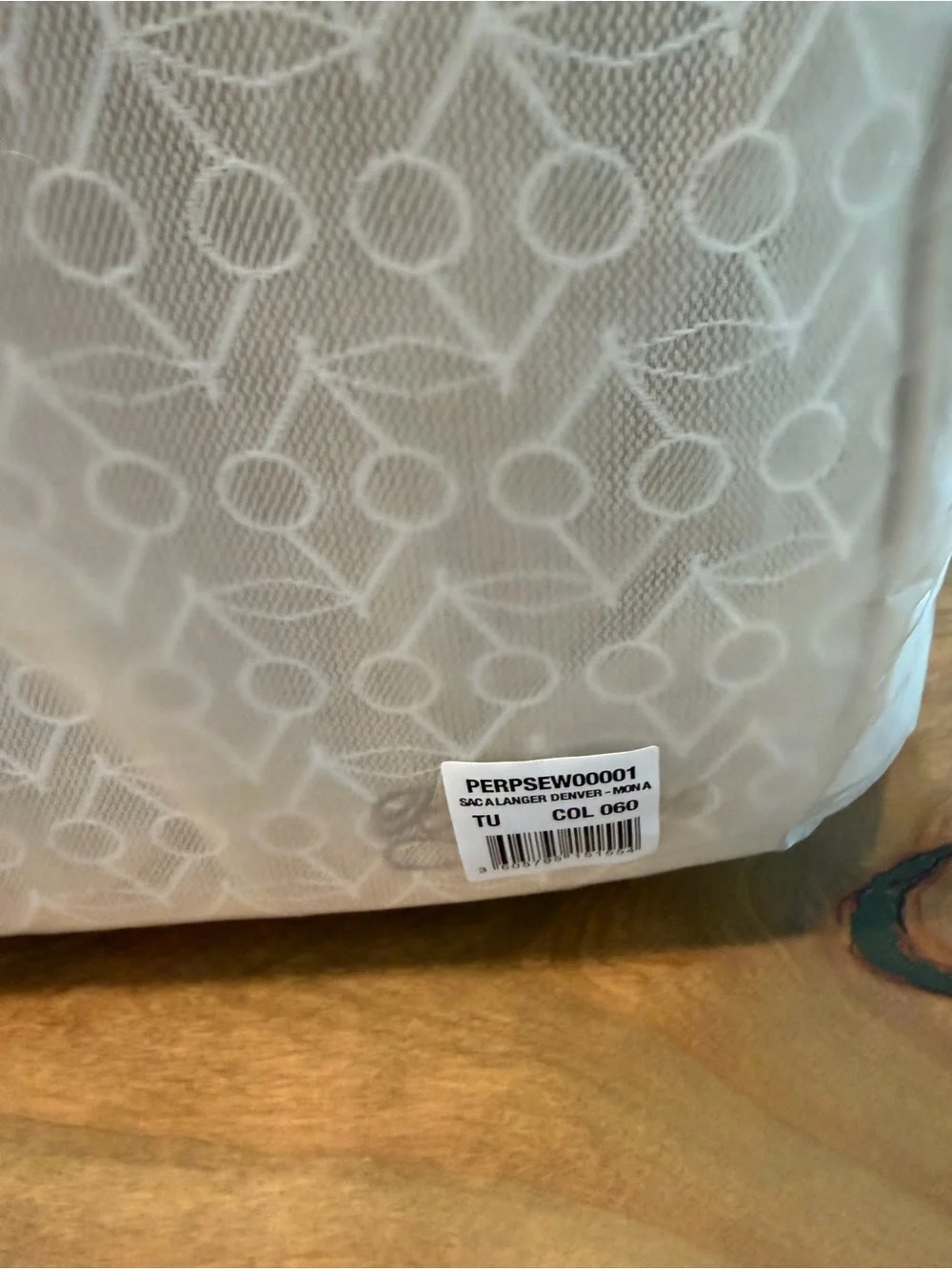 New In Package $895 Bonpoint Denver Changing Bag in Beige Luxury